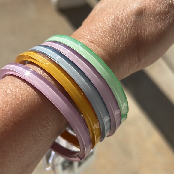 Zenzii Jewelry - Zenzi Colorful Resin Bangle Bracelets